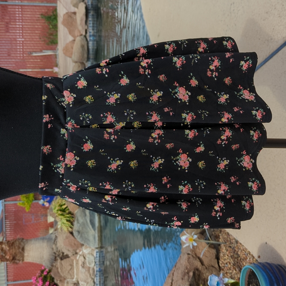 Rue 21 Skater Style Flower Skirt